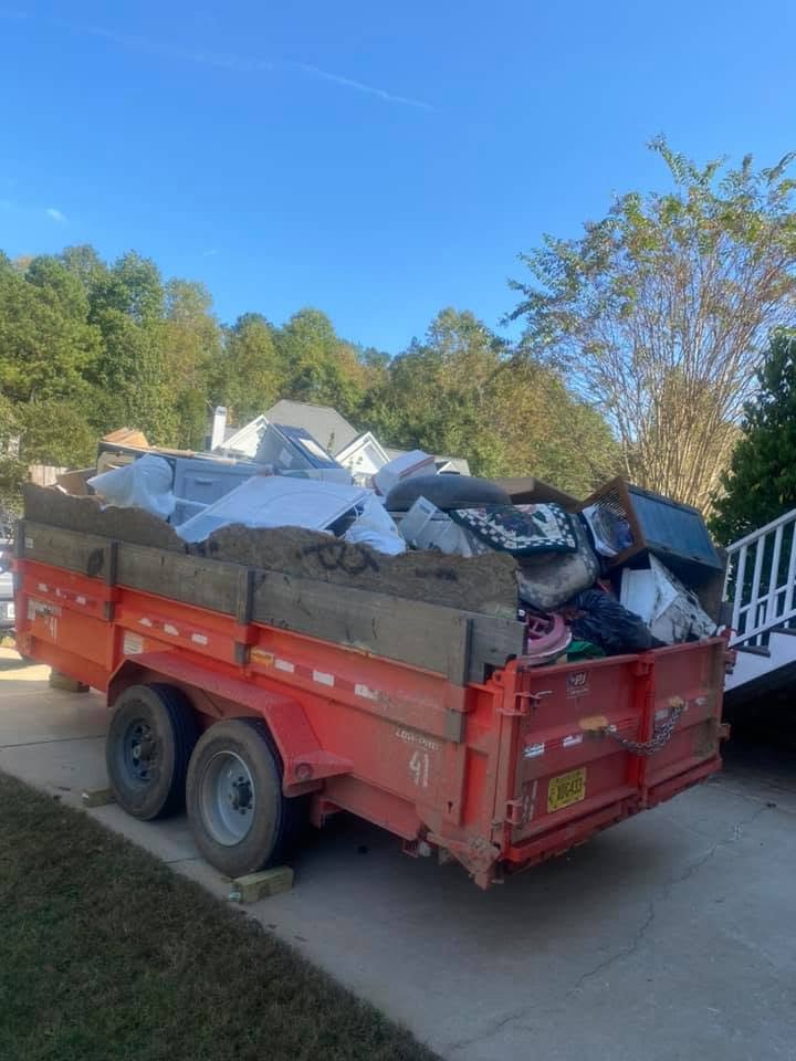 Bella Construction waste disposal service photo